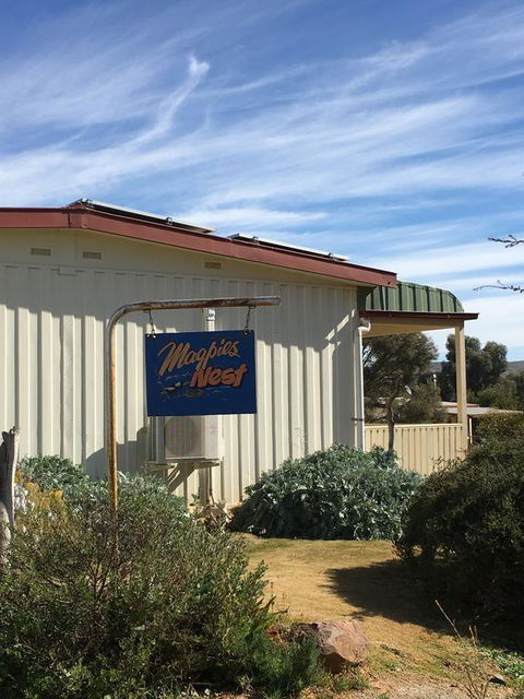 Black Jack Get-A-Way Magpies Nest - Foster Accommodation 3