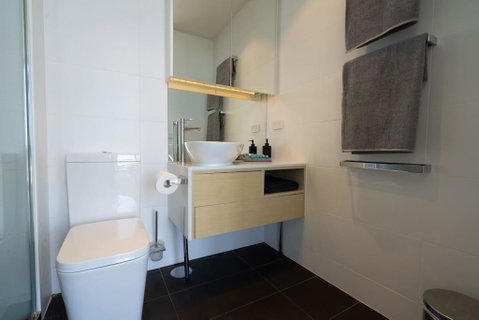 Blue Moon At Watson - Wifi - Gym - Pool - Cafe - Foster Accommodation 3
