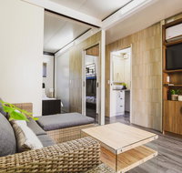 Blue Sapphire Village - Foster Accommodation