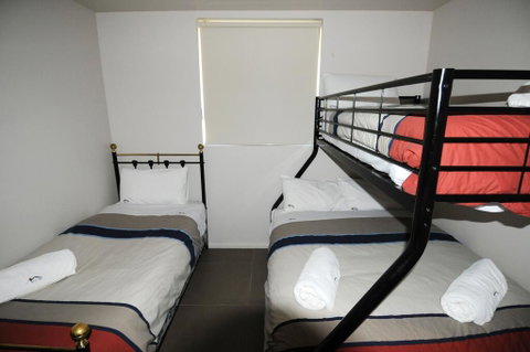 Blues Air 3 - Foster Accommodation 2