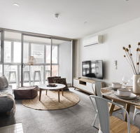 Boho on Morphett-In the heart of the CBD - Wifi - Nespresso - Netflix - Foster Accommodation