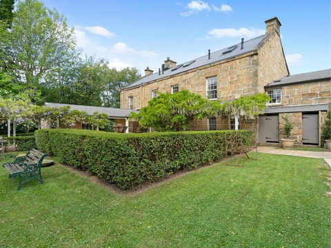 The Red Feather Inn - Foster Accommodation 0