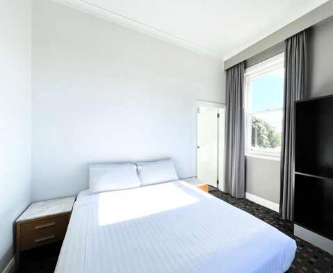 The Sunnyside Tavern, Broadmeadow - Foster Accommodation 0