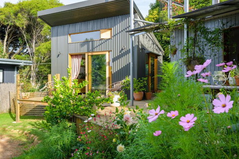 The Secret Garden - Alpine Retreat - Foster Accommodation 3