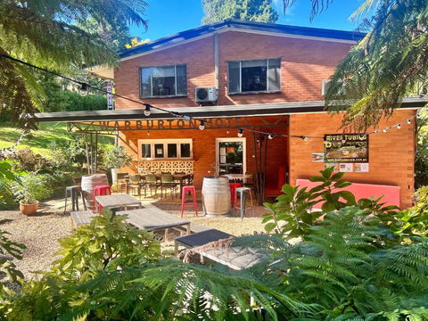 WARBURTON MOTEL - Where Mid-century Style Meets The Mountains - Foster Accommodation 0