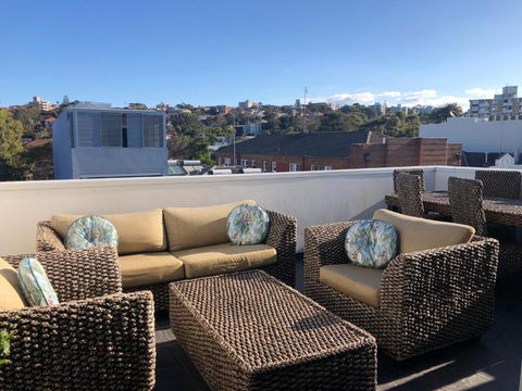 XQ Collection La Casa De Frida - Modern Studio With Balcony - Foster Accommodation 1