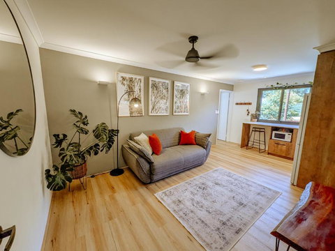 Welcome To Vineside - Foster Accommodation 3