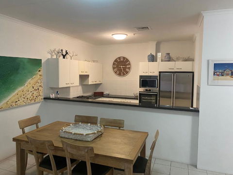 Xanadu Resort - Foster Accommodation 1