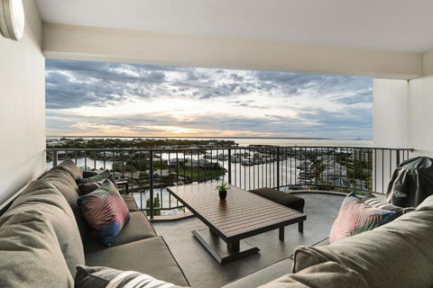 Anchor Point Penthouse 3BR With Marina Views - Pool - BBQs - Foster Accommodation 4