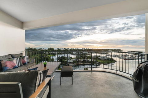 Anchor Point Penthouse 3BR With Marina Views - Pool - BBQs - Foster Accommodation 2