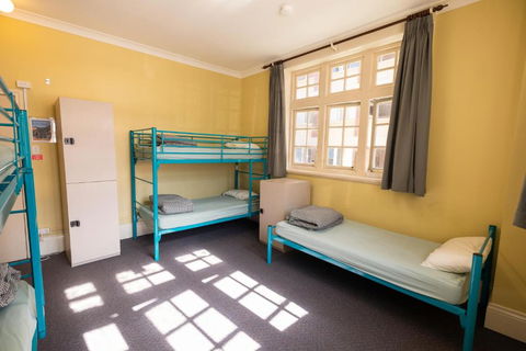 YHA Newcastle Beach - Foster Accommodation 2