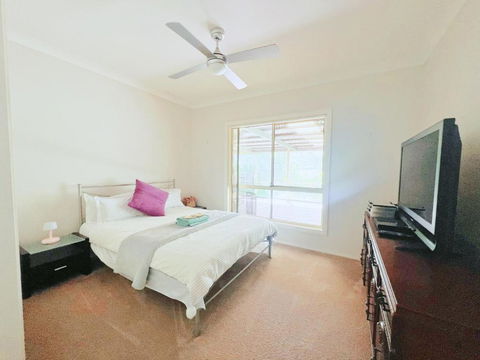 Wonderwander Whole Off Grid Farm House - Foster Accommodation 3