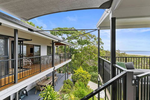 YARABIN - Luxury Home With Ocean Views - Foster Accommodation 3