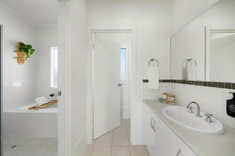 YARLU By Silver Sands - Foster Accommodation 1