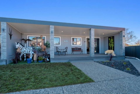 Zoo Villas: Villa Giraffe - Central Wynyard - Foster Accommodation 2