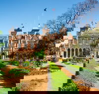 Perth Scavenger Hunt Perched On A Swan - Foster Accommodation