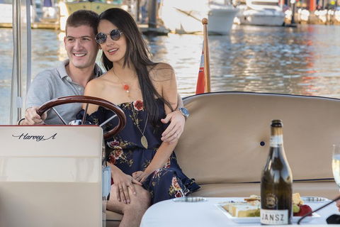 2-Hour Self-Drive Boat Hire On The Yarra River - Foster Accommodation 5