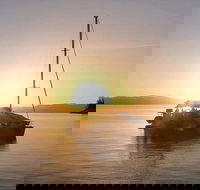 2-Night Whitsunday Islands All-Inclusive Sailing Tour from Airlie Beach - Foster Accommodation