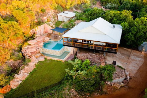 Wet Season Incredible Islands Tour - Horizontal Falls & Cygnet Bay Pearl Farm - Foster Accommodation 5