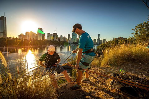 Abseiling The Kangaroo Point Cliffs In Brisbane - Foster Accommodation 0
