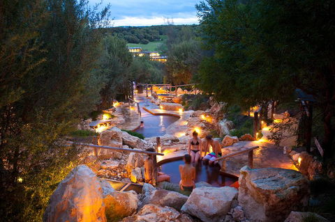 Peninsula Hot Springs Tour With Restaurant Lunch & Gondola Ride - Foster Accommodation 2