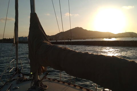 Townsville Small Group Sunset Sail Sailing Cruise Boat Tour Charter Hire - Foster Accommodation 2