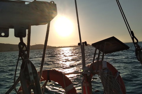 Townsville Private Hire Sunset Sail Sailing Cruise Boat Tour Charter Experience - Foster Accommodation 4