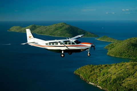 Reef And Island Scenic Flight From Airlie Beach - Foster Accommodation 3