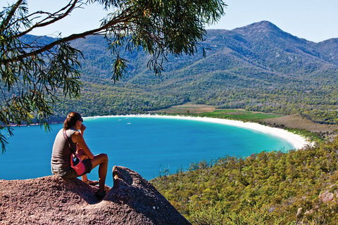 4-Day Fabulous Tasmania Tour: Wineglass Bay, Port Arthur, Devils & Bruny Island - Foster Accommodation 2