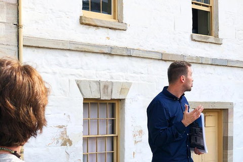 Convicts And The Rocks: Sydney's Walking Tour Led By Historian - Foster Accommodation 2
