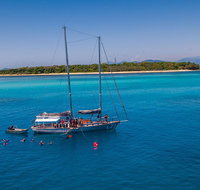 Ocean Free Green Island  Great Barrier Reef Snorkel Cruise Cairns 25 guests - Foster Accommodation