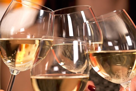 Yarra Valley Wine Tour Inc Lunch With A Glass Of Wine, Tastings And Chocolate - Foster Accommodation 5