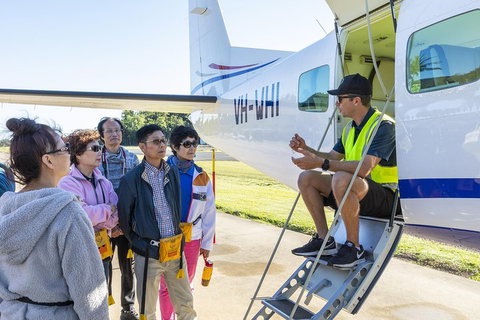 Scenic Flight - Great Barrier Reef, Heart Reef, Whitehaven Beach & Hill Inlet! - Foster Accommodation 1