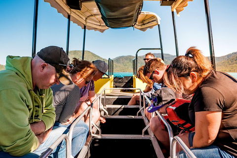 Airlie Beach Glass Bottom Boat Tour - Foster Accommodation 0