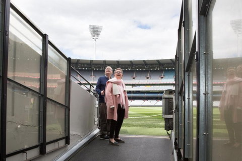 Ultimate Sports Lovers Bus Tour Of Melbourne - Foster Accommodation 3